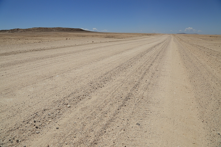_17C1078 Desert Emptiness.JPG